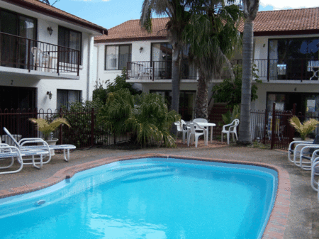 Peninsular Apartments - Getaway Accommodation 0