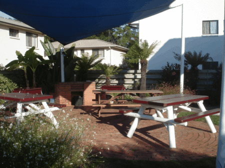 Peninsular Apartments - Getaway Accommodation 1