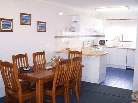 Peninsular Apartments - Getaway Accommodation 4
