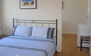 Pier Hotel - Getaway Accommodation 1