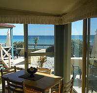 The Macs Beachfront Villas - Getaway Accommodation