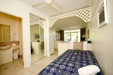 Reef Palms - Getaway Accommodation 3