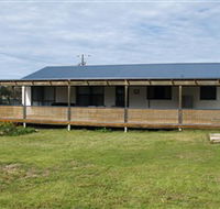 Surfin Sceales Beach House - Getaway Accommodation