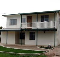 Louth Bay Holiday Apartment - Getaway Accommodation