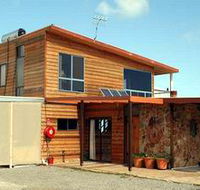 Shboo Shelly Beach Lodge - Getaway Accommodation