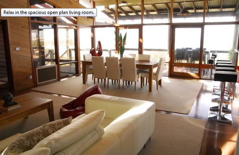 Sleaford Bay Retreat - Getaway Accommodation 1
