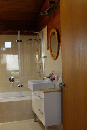 Sleaford Bay Retreat - Getaway Accommodation 4