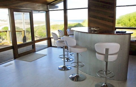 Sleaford Bay Retreat - Getaway Accommodation 7