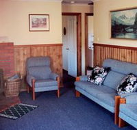 Lake Yalleena Holiday Cabins - Getaway Accommodation