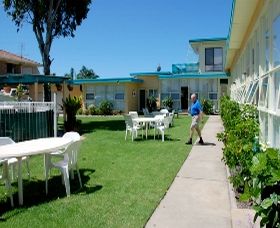 Mermaid Holiday Units - Getaway Accommodation 0