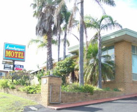 Sandpiper Motel - Getaway Accommodation 0