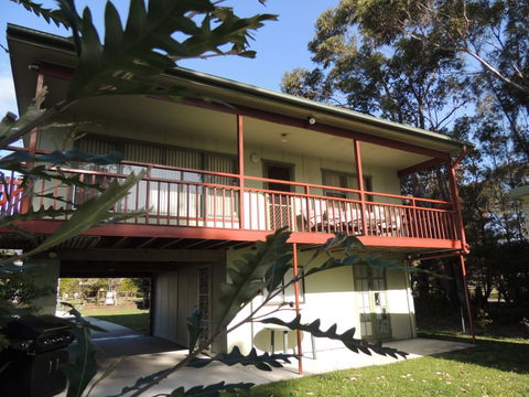 A Paradise Bungalow Waterfront - Getaway Accommodation 0