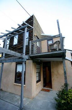 Pamela's Beach House & Studio - Getaway Accommodation 0
