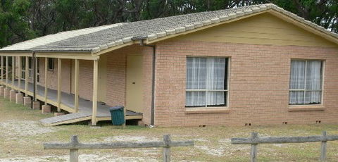 Burrill Pines Motel - Getaway Accommodation 3