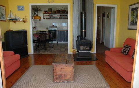 A Lake House At Burrill Lake - Getaway Accommodation 1