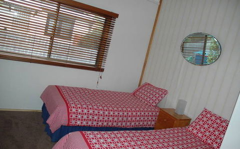 A Lake House At Burrill Lake - Getaway Accommodation 2