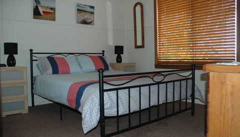 A Lake House At Burrill Lake - Getaway Accommodation 3