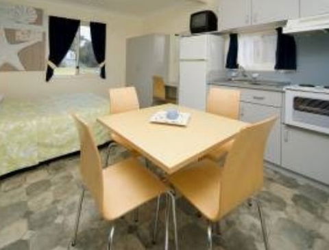Burrill Lake Tourist Park - Getaway Accommodation 0