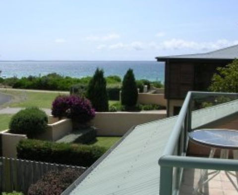 A Bay Beachcomber And Jervis Bays SeaChange - Getaway Accommodation 2
