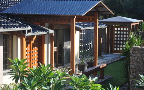 Beachfront House - Getaway Accommodation 3