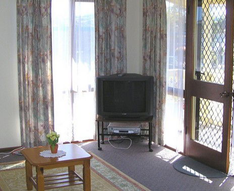Caribou Close - Unit 1 - Getaway Accommodation 1
