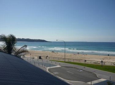 Beachhouse Mollymook - Getaway Accommodation 0