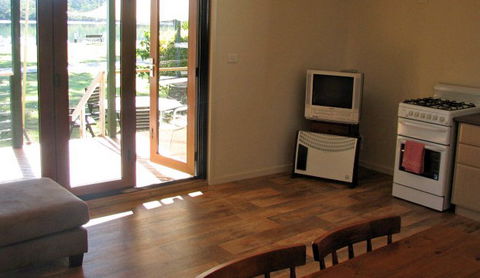 Bentley Waterfront - Getaway Accommodation 5