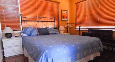Calm Waters Waterfront Cottages - Getaway Accommodation 2