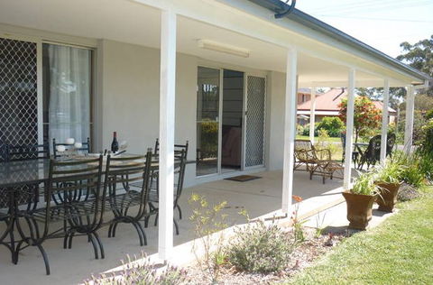 By The Bay - Getaway Accommodation 2