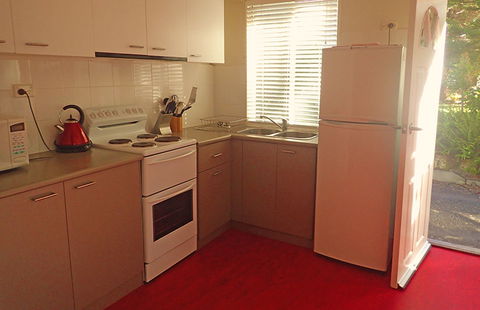 Bayswater Beach House - Getaway Accommodation 3