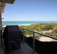 Beachfront Narrabeen - Getaway Accommodation
