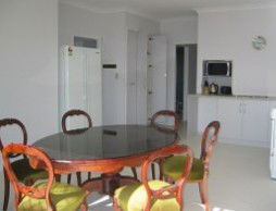 Olas Holiday House - Getaway Accommodation 0