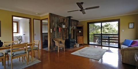 Cave Rock Cottages - Getaway Accommodation 1