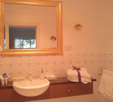 Amore Bed And Breakfast - Getaway Accommodation 0