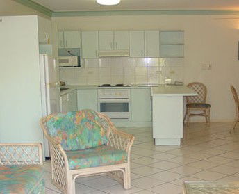 Koala Court Holiday Apartments - Getaway Accommodation 2