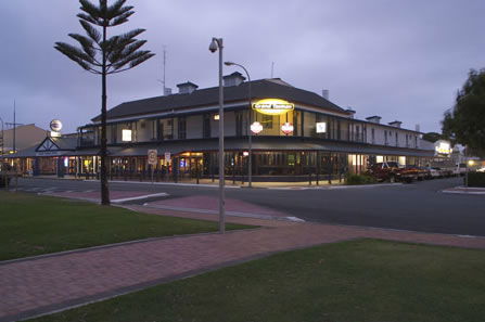 Grand Tasman Hotel - Getaway Accommodation 0