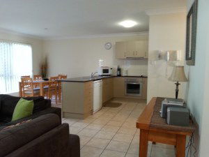 Pacific Sun Gold Coast Holiday Townhouse - Getaway Accommodation 3