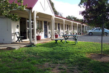 First Landing Motel - Getaway Accommodation 1