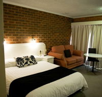 Cousins Motor Inn - Getaway Accommodation