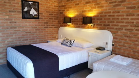 Cousins Motor Inn - Getaway Accommodation 16