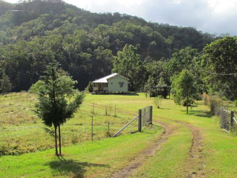 Eighteen Mile Cottage And Homestead - Getaway Accommodation 0