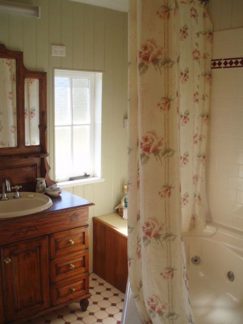 Eighteen Mile Cottage And Homestead - Getaway Accommodation 2