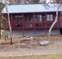 Ivybrook Vineyard Cottage - Getaway Accommodation
