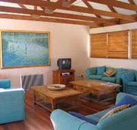 Kent Gardens Holiday House - Getaway Accommodation
