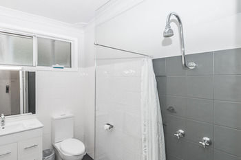 The Esplanade Motel - Formerly Eco-Inn Warners Bay - Getaway Accommodation 6