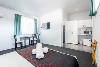 The Esplanade Motel - Formerly Eco-Inn Warners Bay - Getaway Accommodation 11