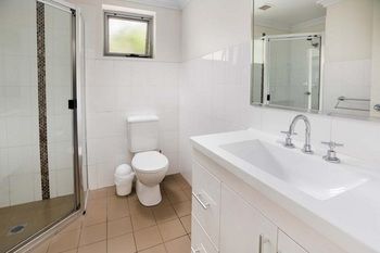 Bluegum Apartments - Getaway Accommodation 5