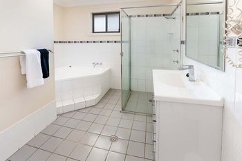 Bluegum Apartments - Getaway Accommodation 15