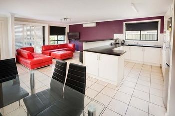 Bluegum Apartments - Getaway Accommodation 16