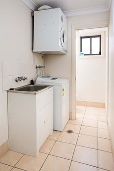 Bluegum Apartments - Getaway Accommodation 19